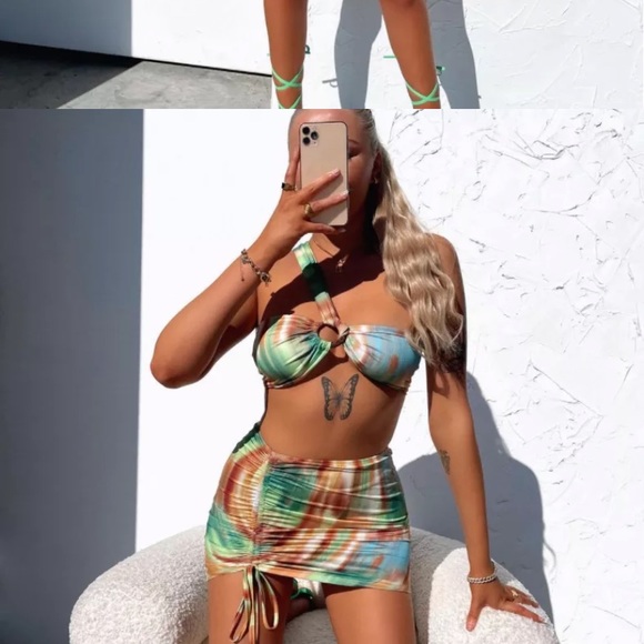 Beautiful swimming suit - Picture 9 of 10